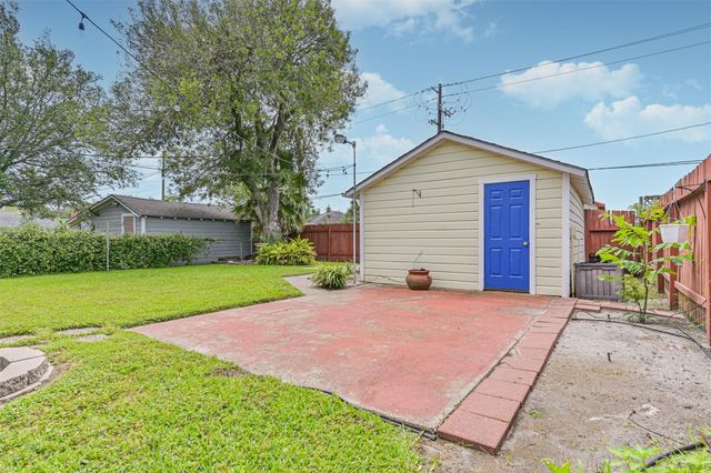 4817 Alamo Drive, Galveston, TX 77551