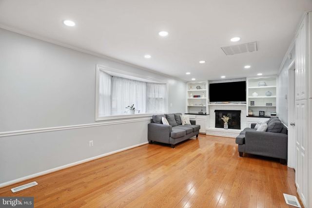 7558 PARK LN, Annandale, VA 22003