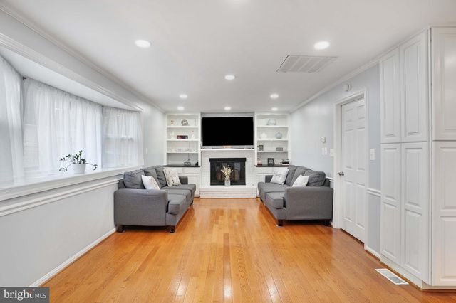 7558 PARK LN, Annandale, VA 22003
