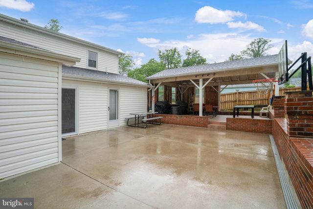 7558 PARK LN, Annandale, VA 22003