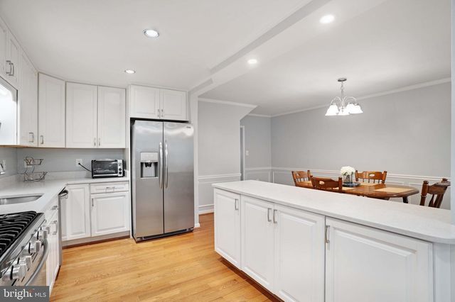 7558 PARK LN, Annandale, VA 22003