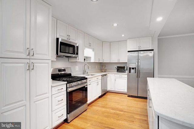 7558 PARK LN, Annandale, VA 22003