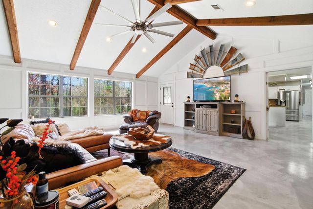 233 Pebble Creek, Livingston, TX 77351