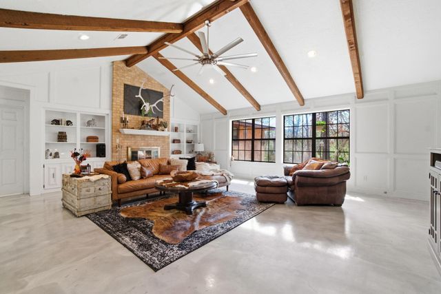 233 Pebble Creek, Livingston, TX 77351