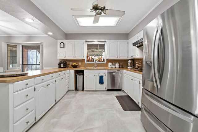 233 Pebble Creek, Livingston, TX 77351