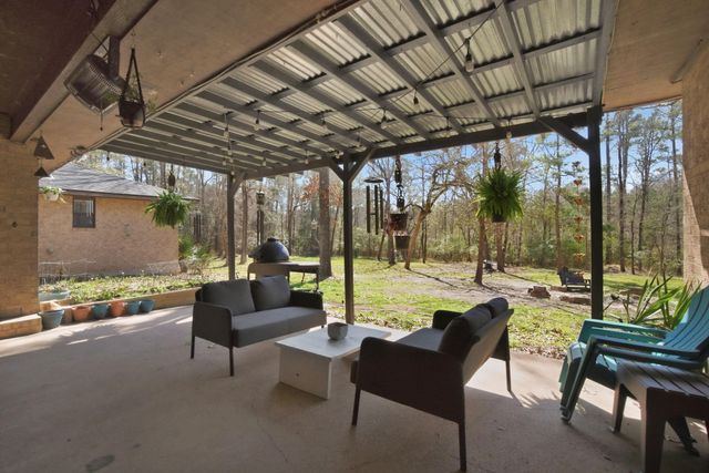 233 Pebble Creek, Livingston, TX 77351