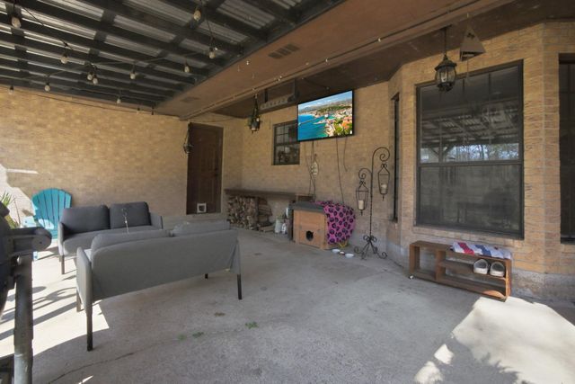 233 Pebble Creek, Livingston, TX 77351