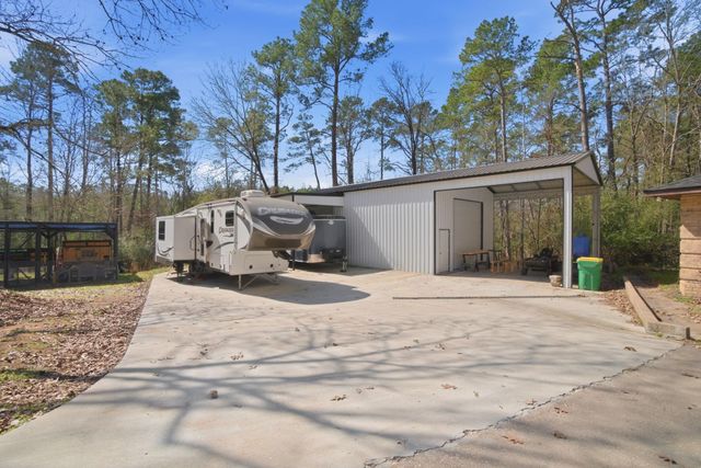 233 Pebble Creek, Livingston, TX 77351