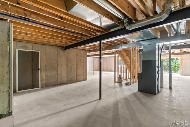 1724 Twelve Oaks Place, Pevely, MO 63070