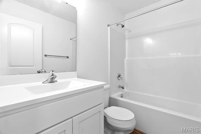 1724 Twelve Oaks Place, Pevely, MO 63070