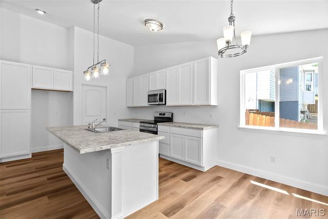 1724 Twelve Oaks Place, Pevely, MO 63070