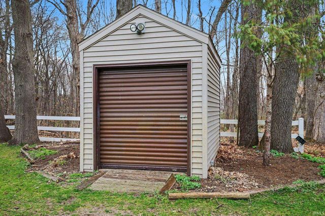 53882 Barrington Lane, Bristol, IN 46507