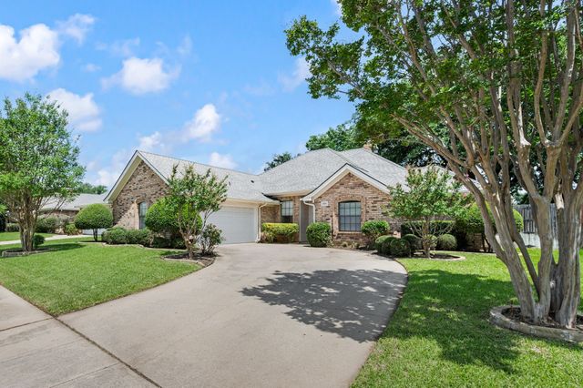 2509 Woodfield Way, Bedford, TX 76021