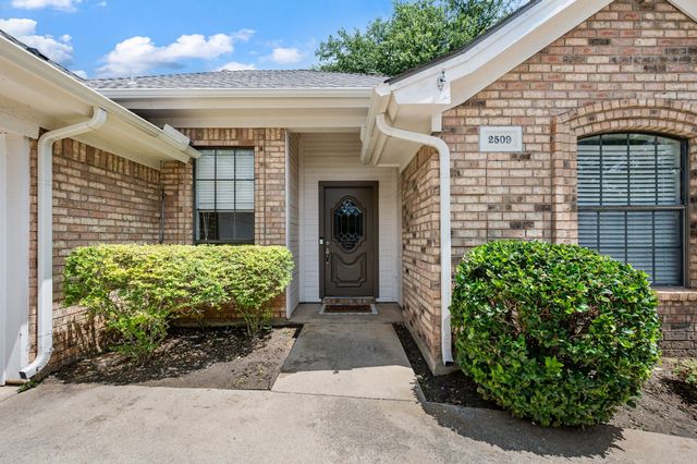 2509 Woodfield Way, Bedford, TX 76021