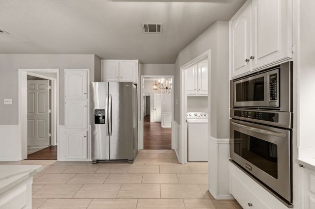 2509 Woodfield Way, Bedford, TX 76021