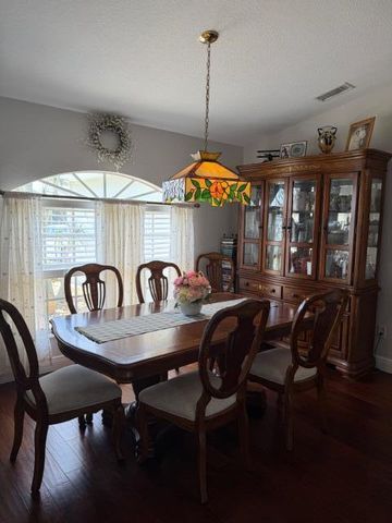 925 SW Worcester Lane SW, Port St. Lucie, FL 34953