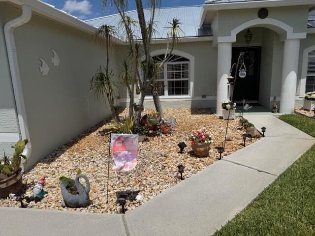 925 SW Worcester Lane SW, Port St. Lucie, FL 34953