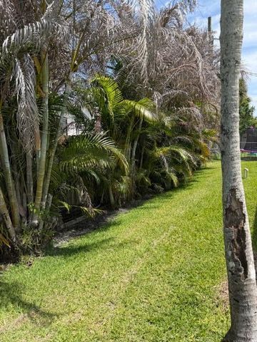925 SW Worcester Lane SW, Port St. Lucie, FL 34953