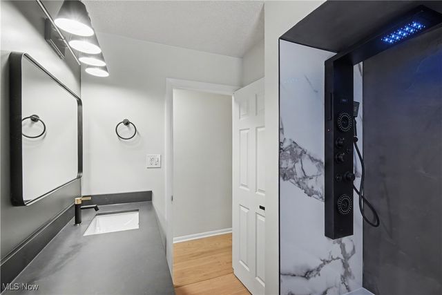 24600 Picone Lane, Bedford Heights, OH 44146