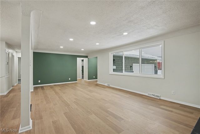 24600 Picone Lane, Bedford Heights, OH 44146