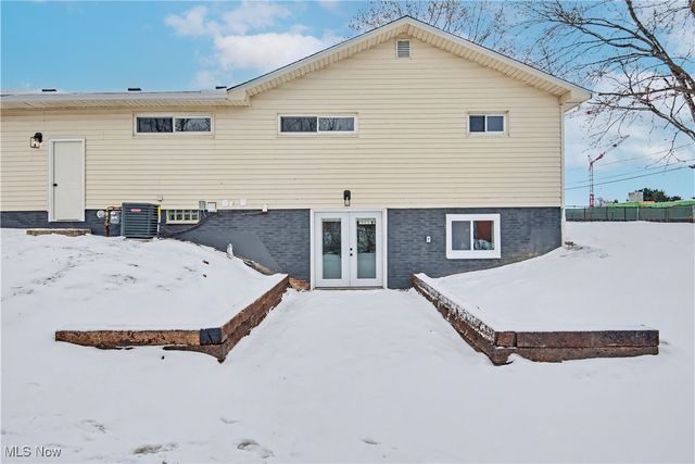 24600 Picone Lane, Bedford Heights, OH 44146