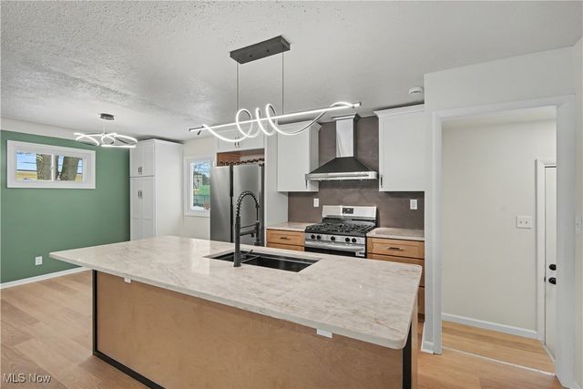 24600 Picone Lane, Bedford Heights, OH 44146