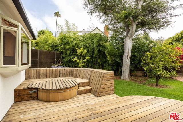 202 S Saltair Avenue, Los Angeles, CA 90049