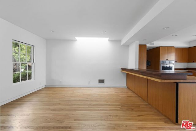 202 S Saltair Avenue, Los Angeles, CA 90049