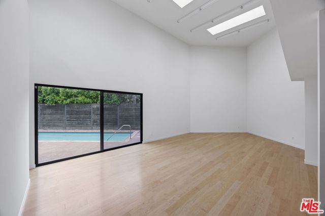 202 S Saltair Avenue, Los Angeles, CA 90049