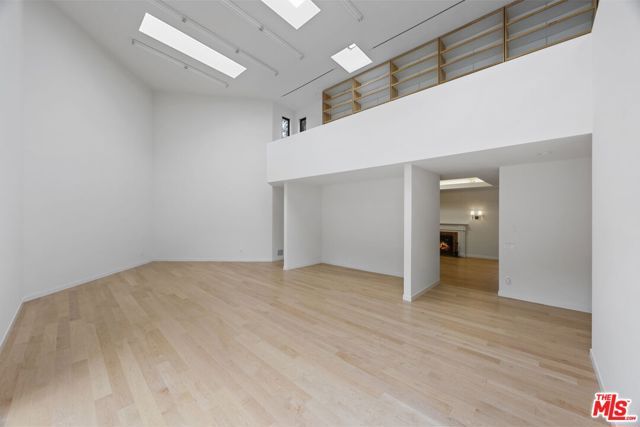 202 S Saltair Avenue, Los Angeles, CA 90049