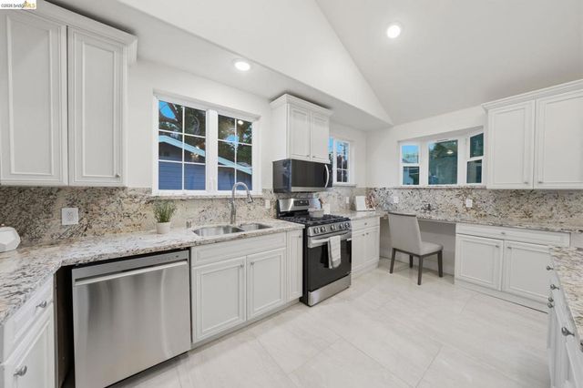 3426 Pierson St, Oakland, CA 94619