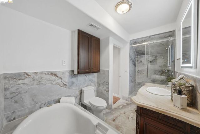 3426 Pierson St, Oakland, CA 94619