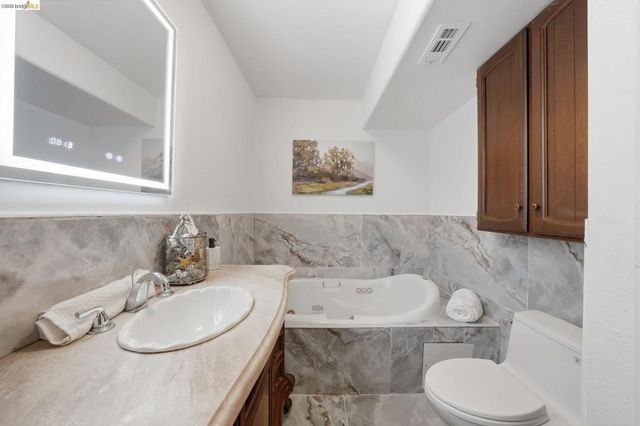 3426 Pierson St, Oakland, CA 94619