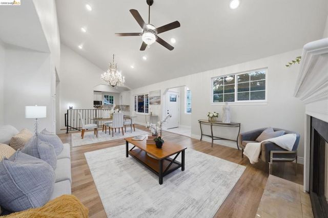 3426 Pierson St, Oakland, CA 94619
