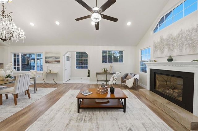 3426 Pierson St, Oakland, CA 94619
