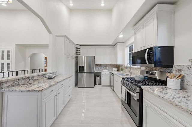 3426 Pierson St, Oakland, CA 94619