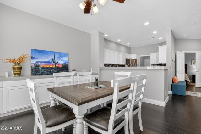 7445 E EAGLE CREST Drive 1056, Mesa, AZ 85207
