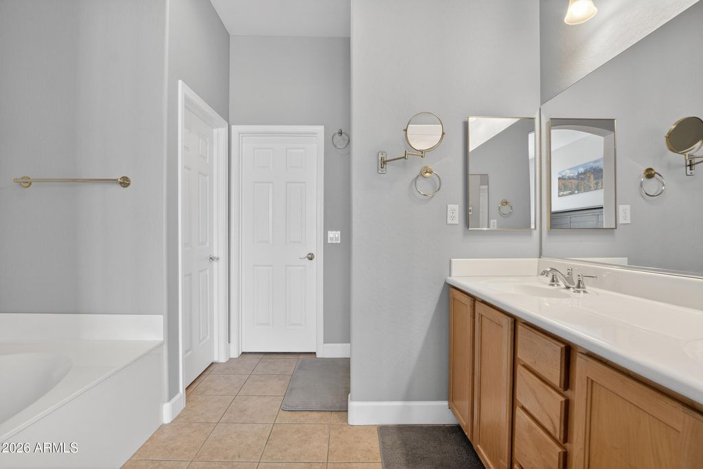 Image 14 of property listing at 7445 E EAGLE CREST Drive 1056, Mesa, AZ 85207