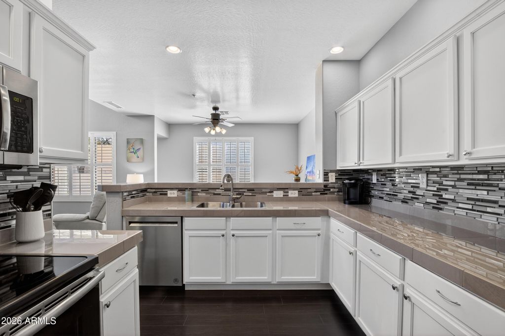 Image 2 of property listing at 7445 E EAGLE CREST Drive 1056, Mesa, AZ 85207