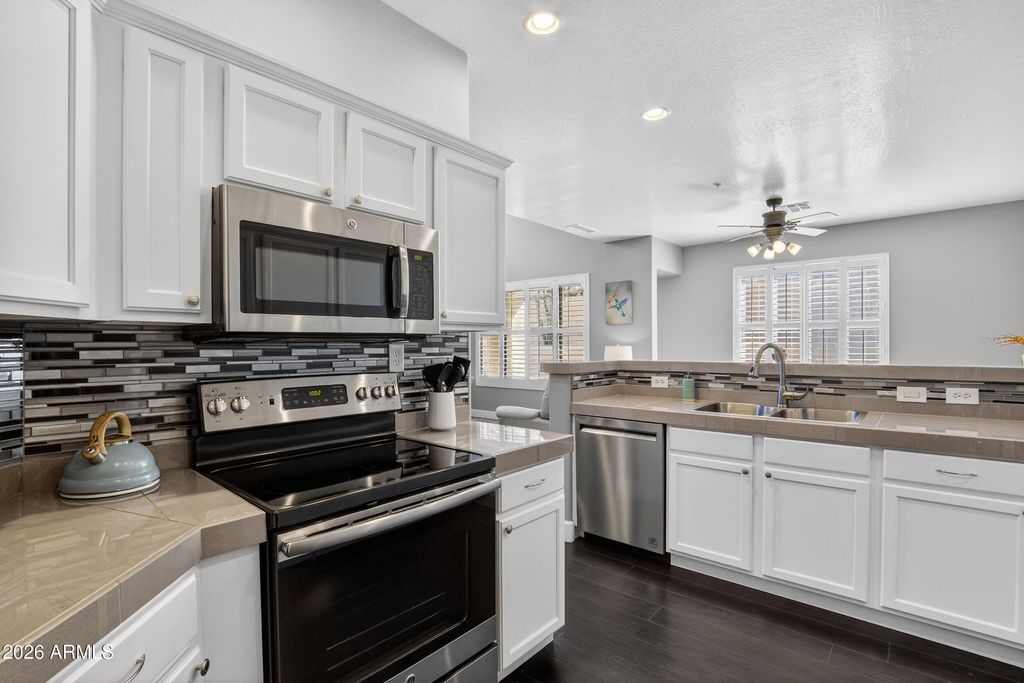 Image 3 of property listing at 7445 E EAGLE CREST Drive 1056, Mesa, AZ 85207