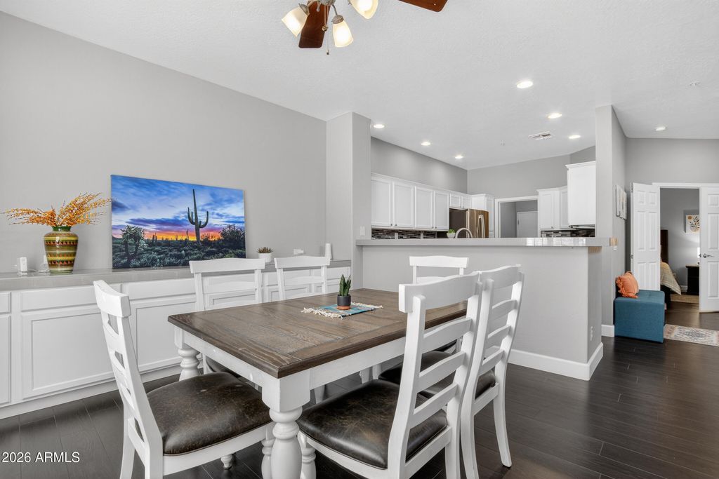 Image 8 of property listing at 7445 E EAGLE CREST Drive 1056, Mesa, AZ 85207