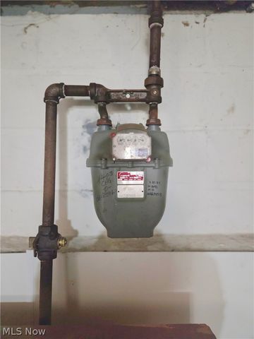 2125 W 81st Street, Cleveland, OH 44102