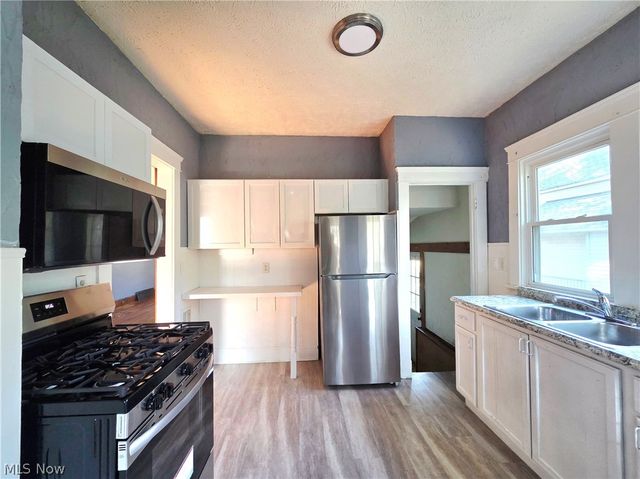 2125 W 81st Street, Cleveland, OH 44102