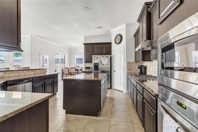14706 Castle Cove Lane, Houston, TX 77044