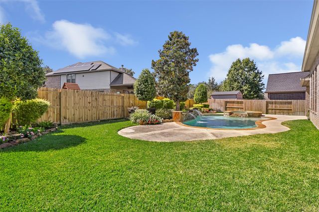 14706 Castle Cove Lane, Houston, TX 77044