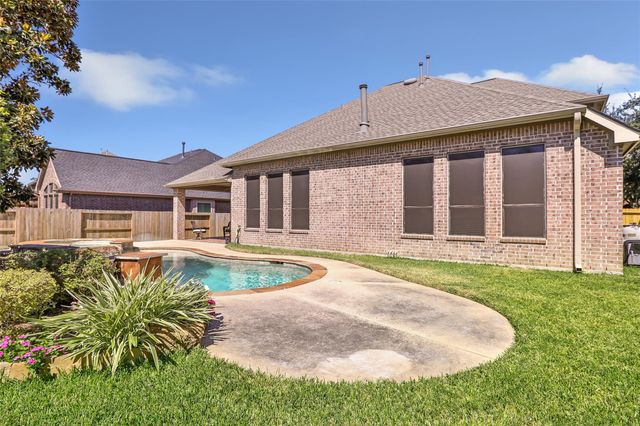 14706 Castle Cove Lane, Houston, TX 77044