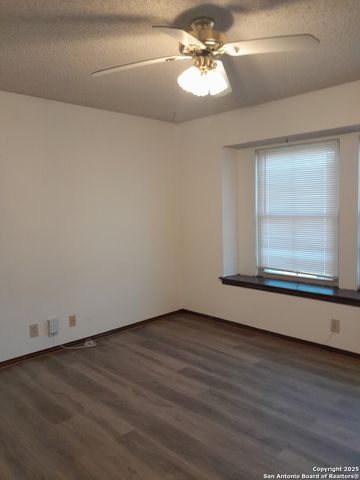 4202 W Shadow Oak Woods, San Antonio, TX 78249