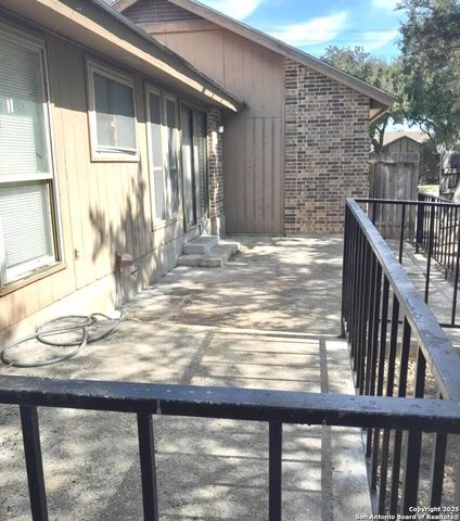 4202 W Shadow Oak Woods, San Antonio, TX 78249