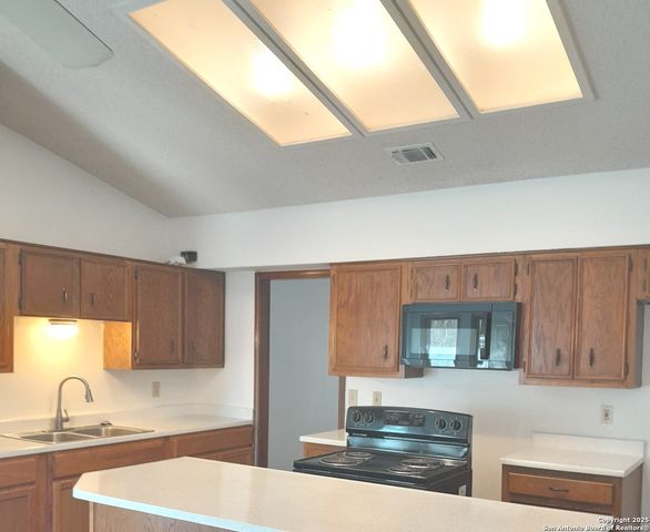 4202 W Shadow Oak Woods, San Antonio, TX 78249