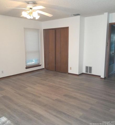 4202 W Shadow Oak Woods, San Antonio, TX 78249